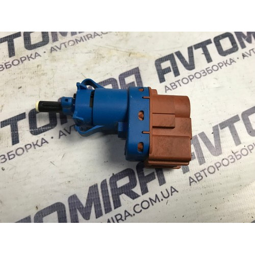 Датчик включения стоп сигнала 4 пина жаба Fiat Punto 3 2005-2018 50512681